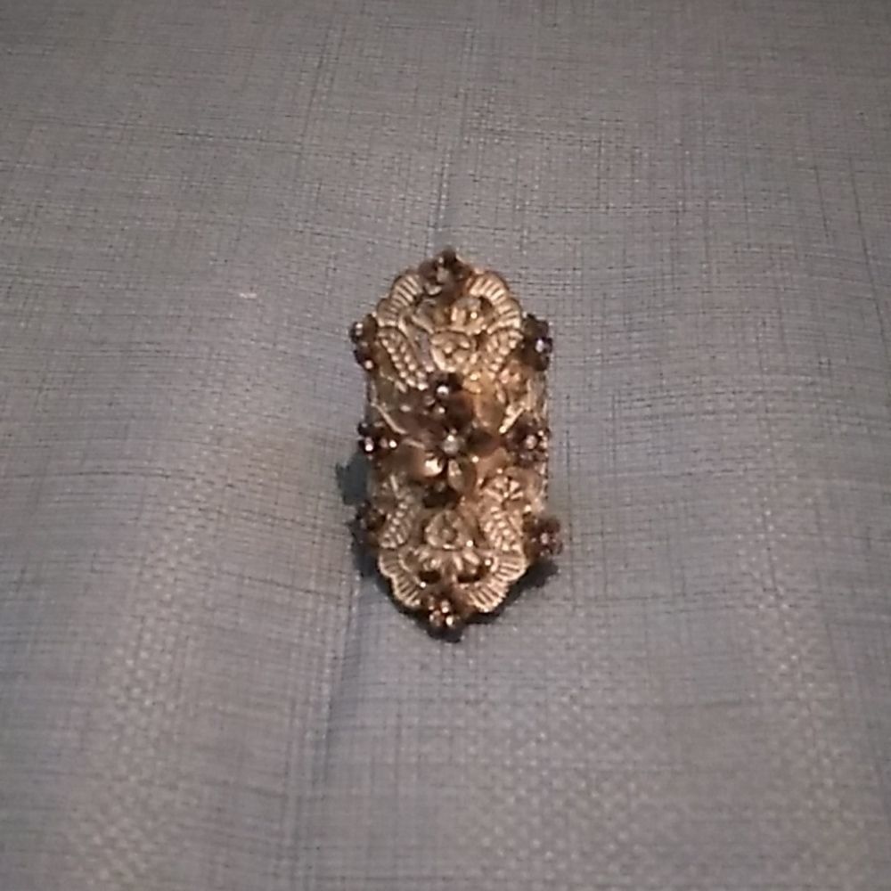 White Floral Ring Sz 5